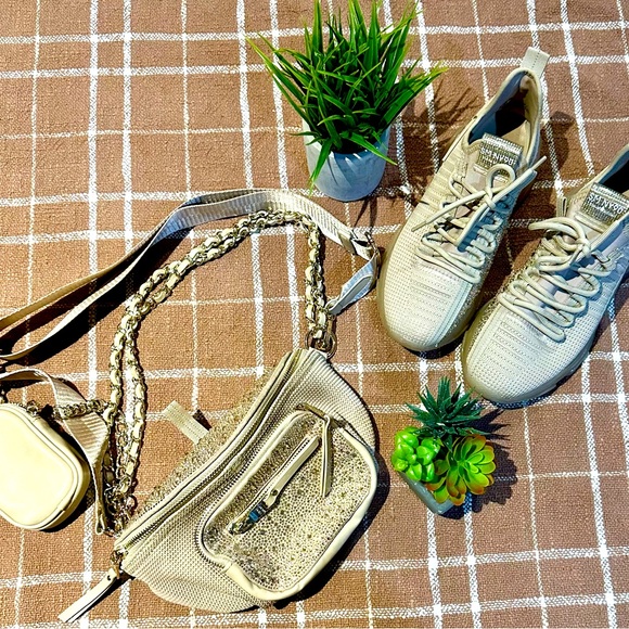 Steve Madden Blush Maximas and matching crossbody - Picture 1 of 4